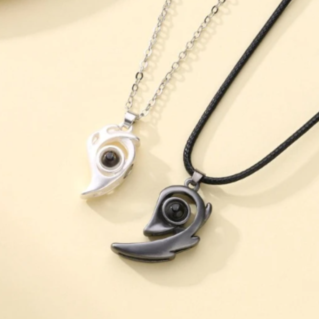 Pack de 2 Collares Magnéticos para Parejas con texto en inglés "I Love You"